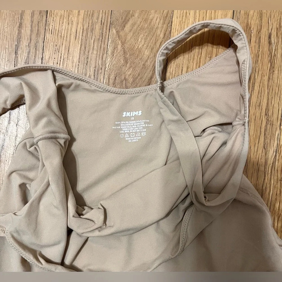 SKIMS FITS EVERYBODY SQUARE NECK BODYSUIT IN CLAY - Picture 6 of 7